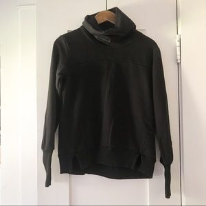 ALO Yoga Black Sweatshirt